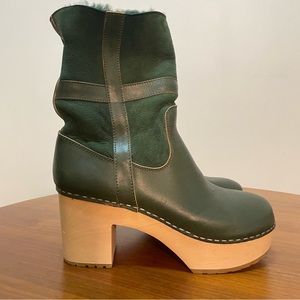 SWEDISH HASBEENS ~ HIPPIE Mid Wooden Boots ~ Green.
